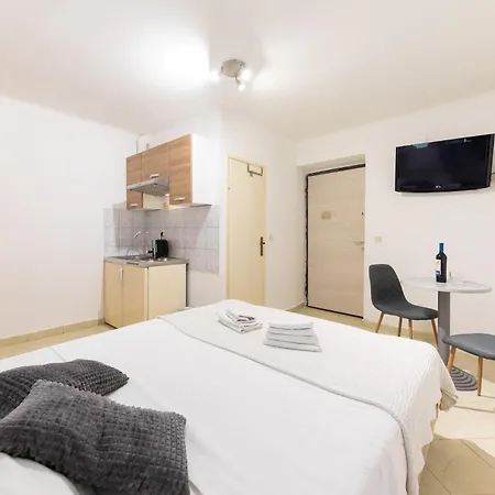 דירה 1 Bedroom Beautiful In
