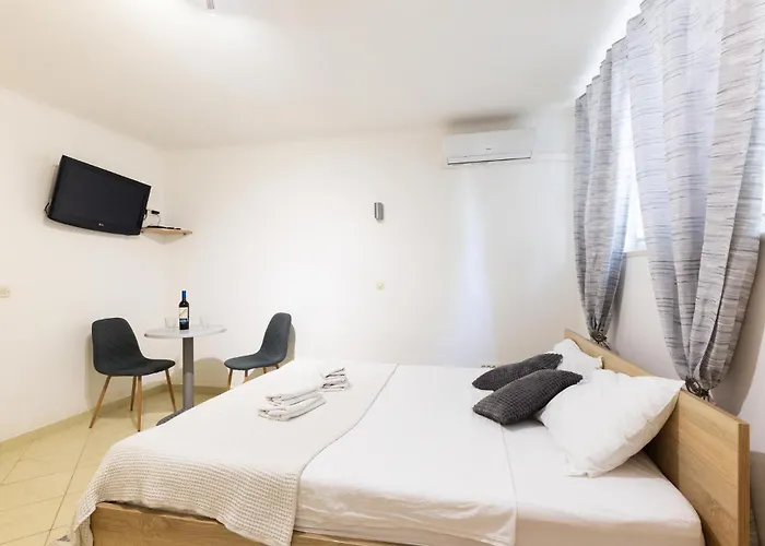 1 Bedroom Beautiful In Apartman *