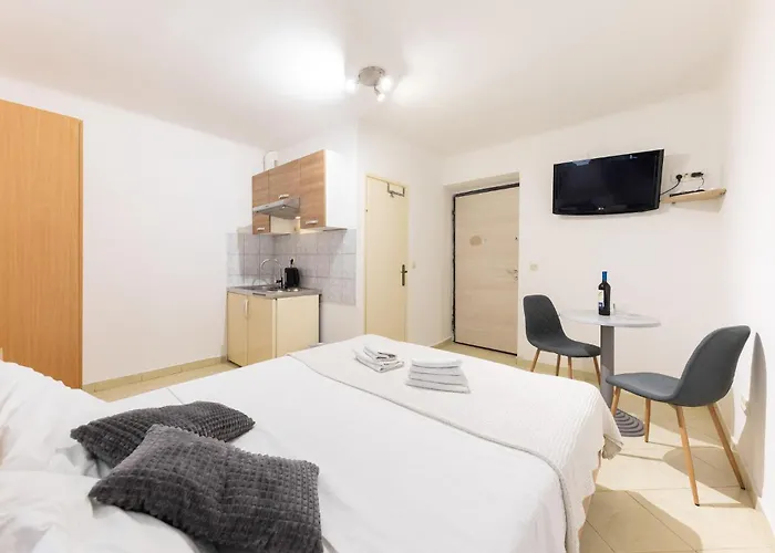 Apartment 1 Bedroom Beautiful In