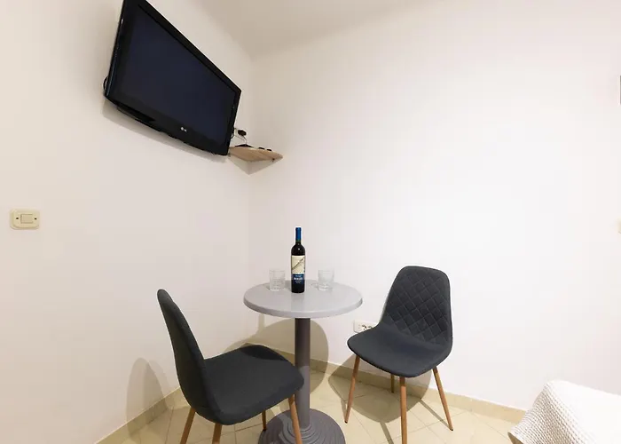 Apartment 1 Bedroom Beautiful In